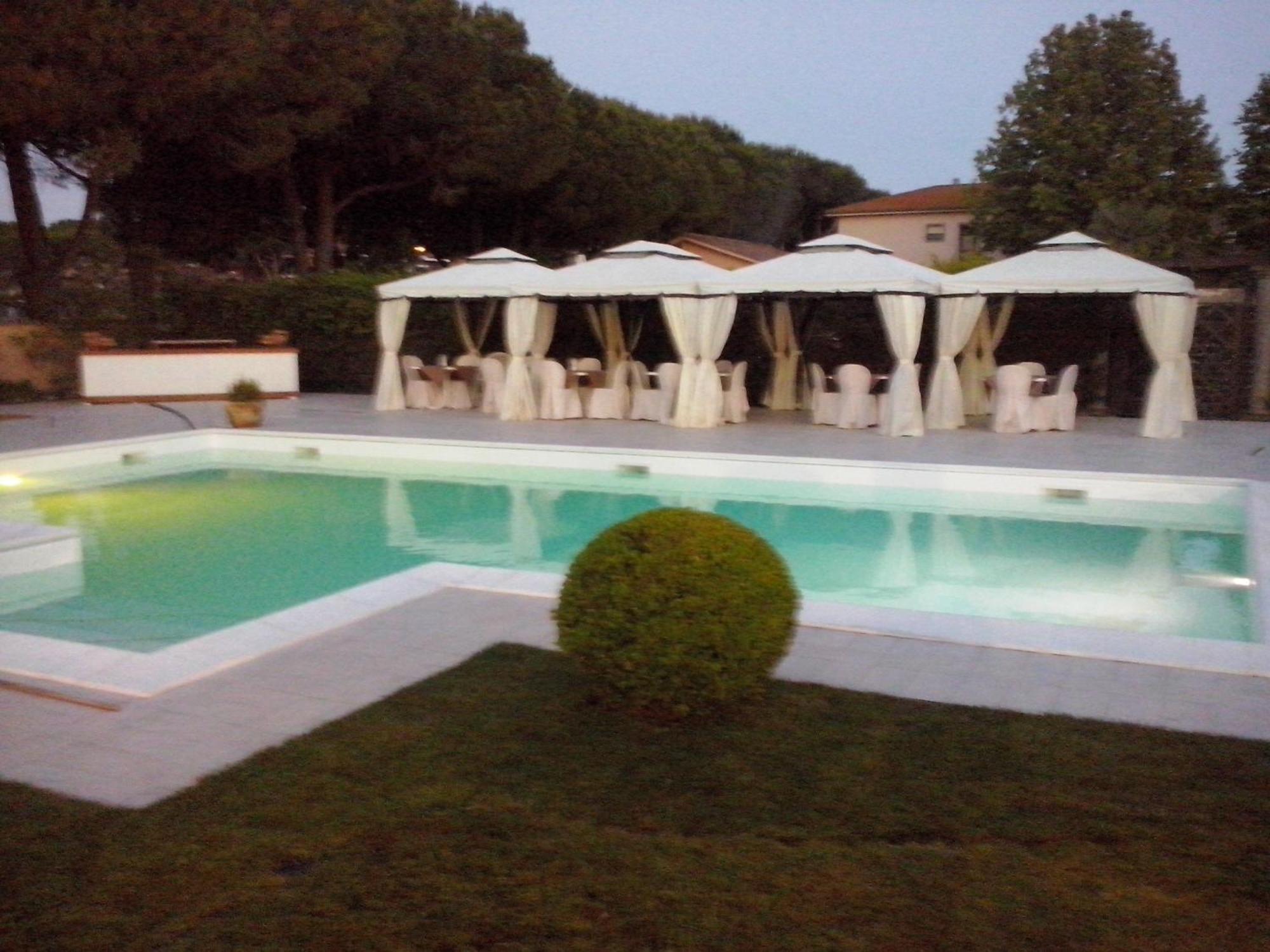 Hotel Velcamare Tarquinia Kültér fotó